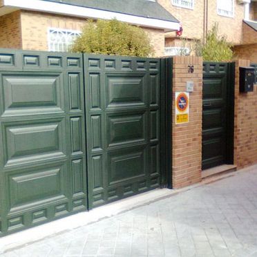 Cerrajería Dugaval puerta de garaje verde